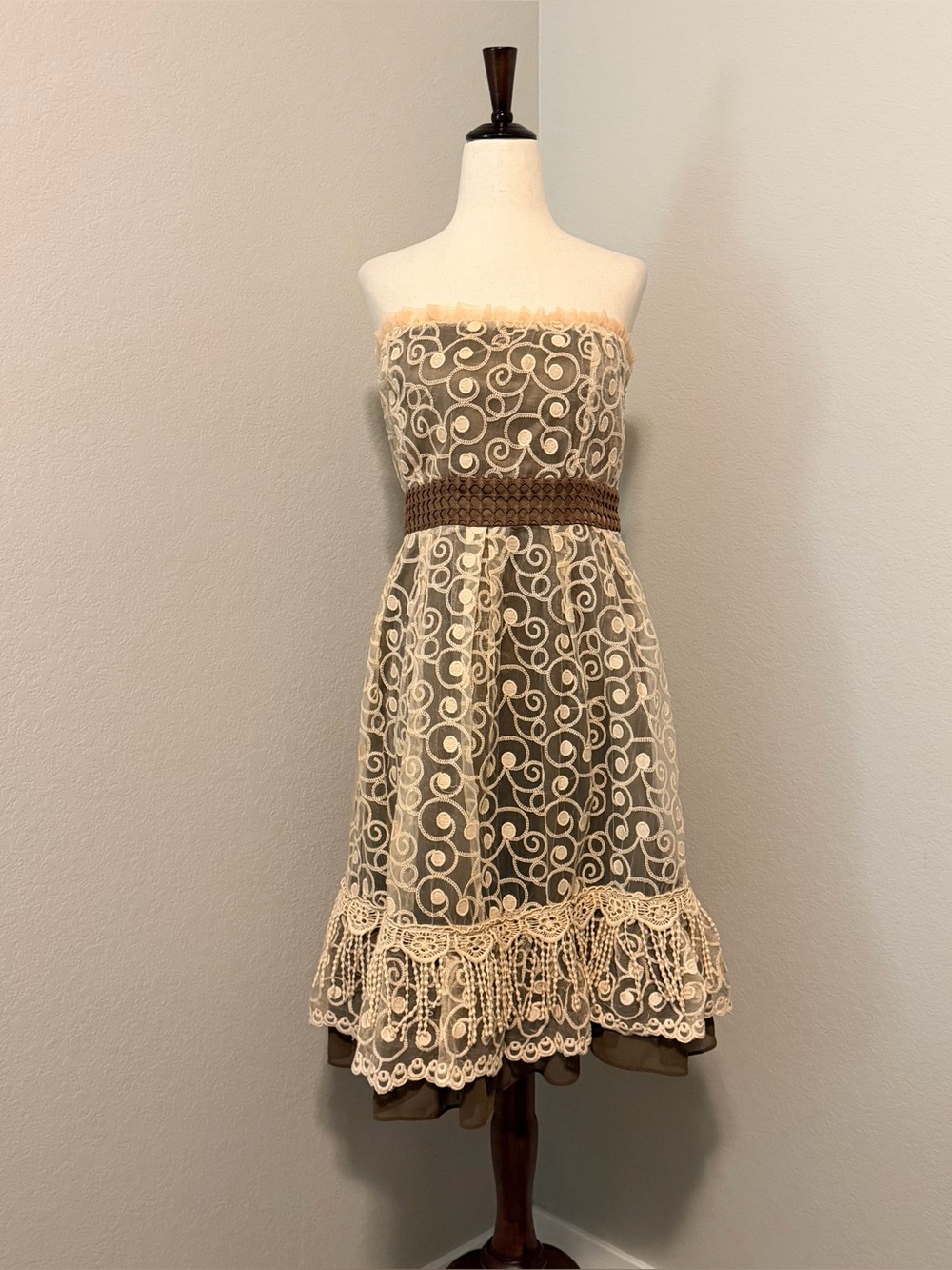 Ryu Fairycore Lace Strapless Dress - Brown & Cream - Size Large